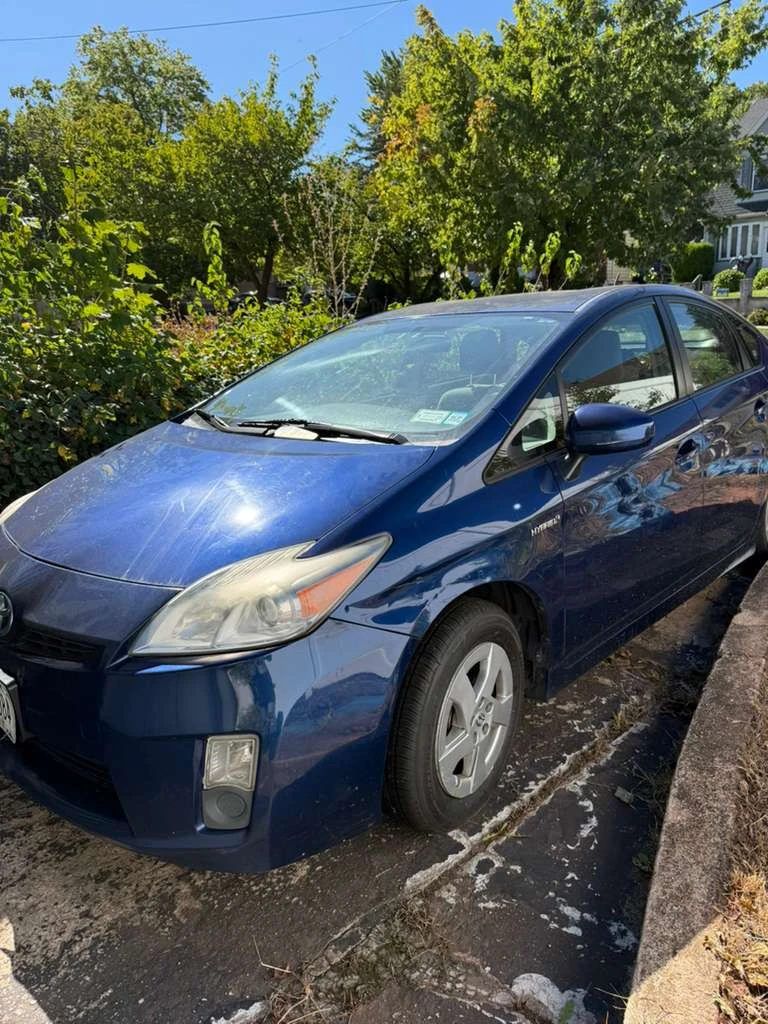 Blue Toyota Prius Hybrid - photo 2