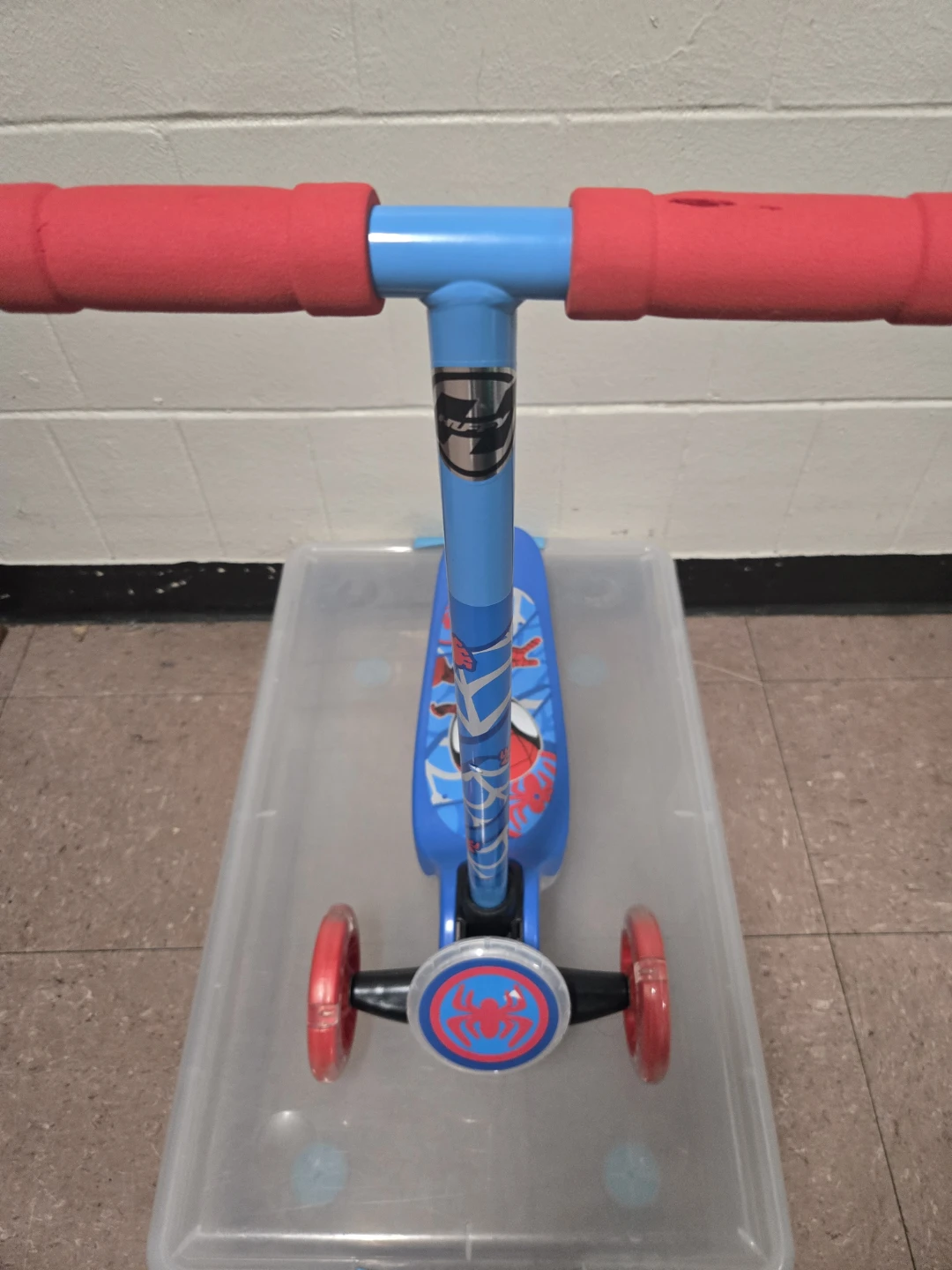 New Huffy Marvel Spider-Man 3-Wheel Light Up Kids Scooter - photo 5