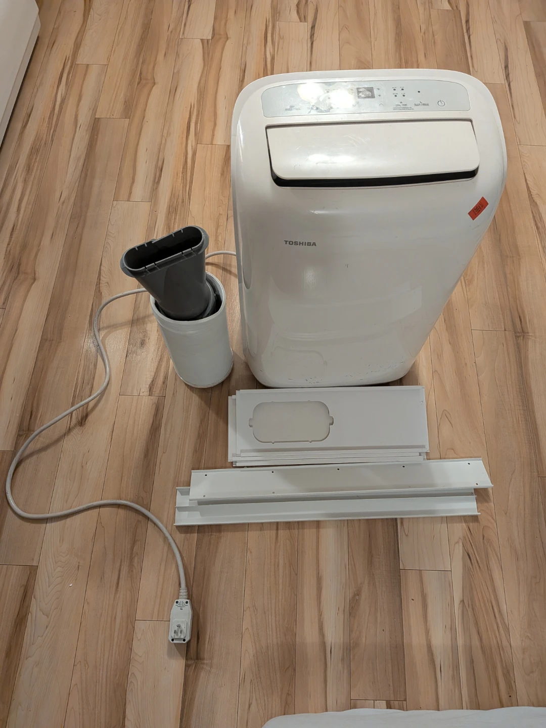Toshiba Portable Air Conditioner - photo 2