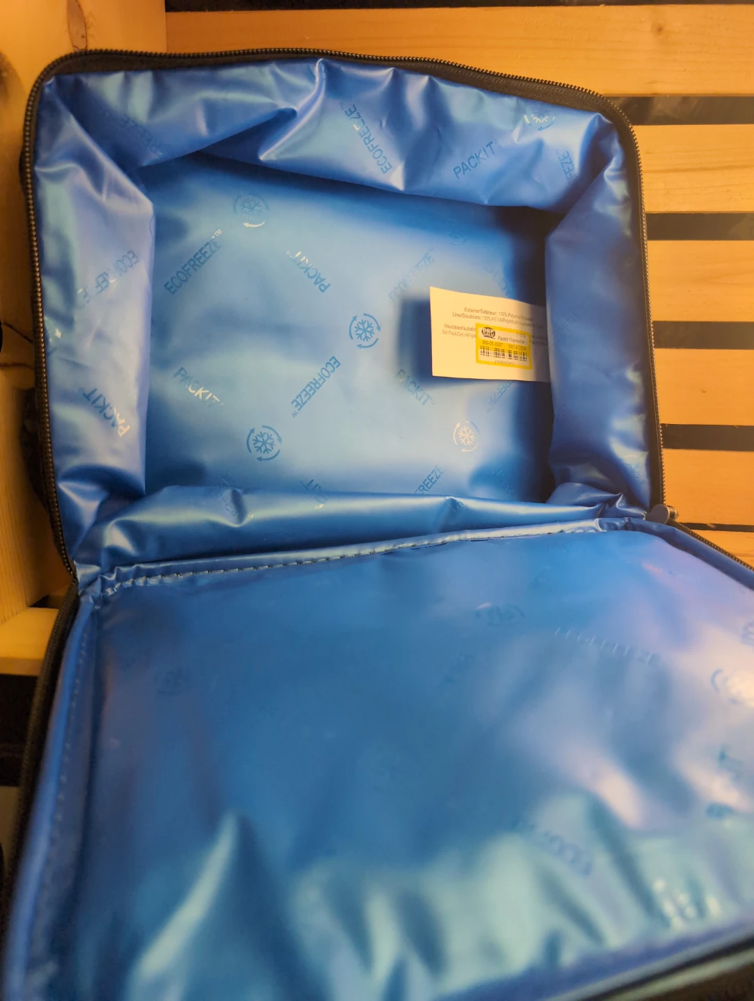 PackIt FREEZABLE Cooler Lunch Bag with 2 BONUS Ice Packs - photo 4