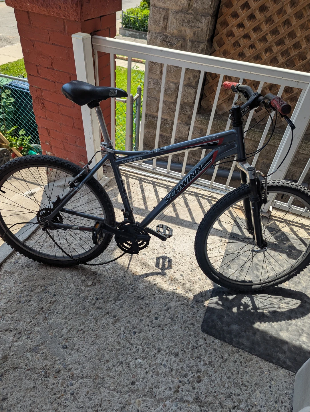 Schwinn 21-Speed Mountain Bike – For Parts or Fix-Up