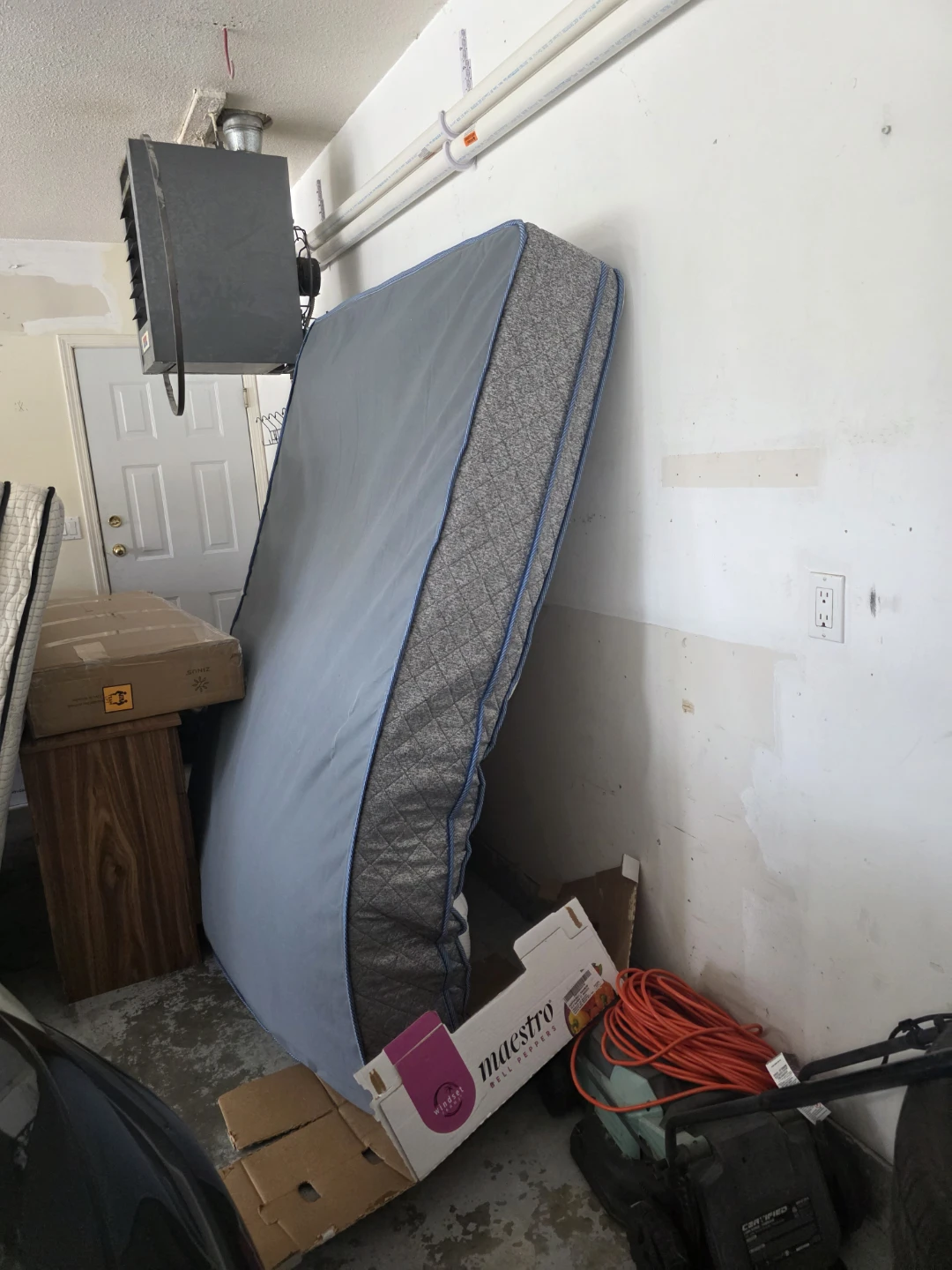 Queen Size Mattress - photo 5