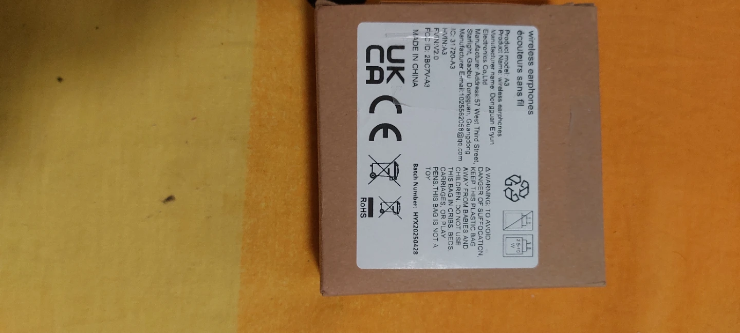 White Wireless Earbuds with Charging Case - photo 3