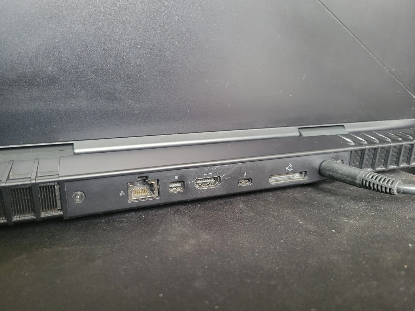 Alienware 17 R5 Gaming Laptop + 2TB SSD + Cooling base - photo 4