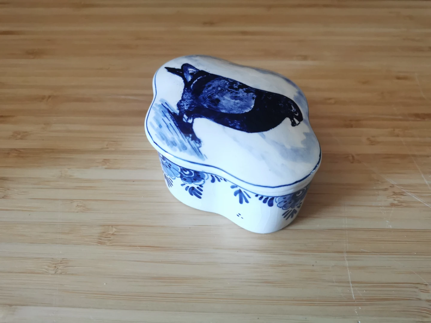Vintage Delft Blauw Hand Painted Bird Jewelry Box - photo 2