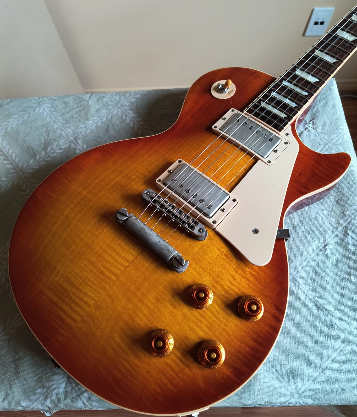 Gibson Les Paul Standard Electric Guitar