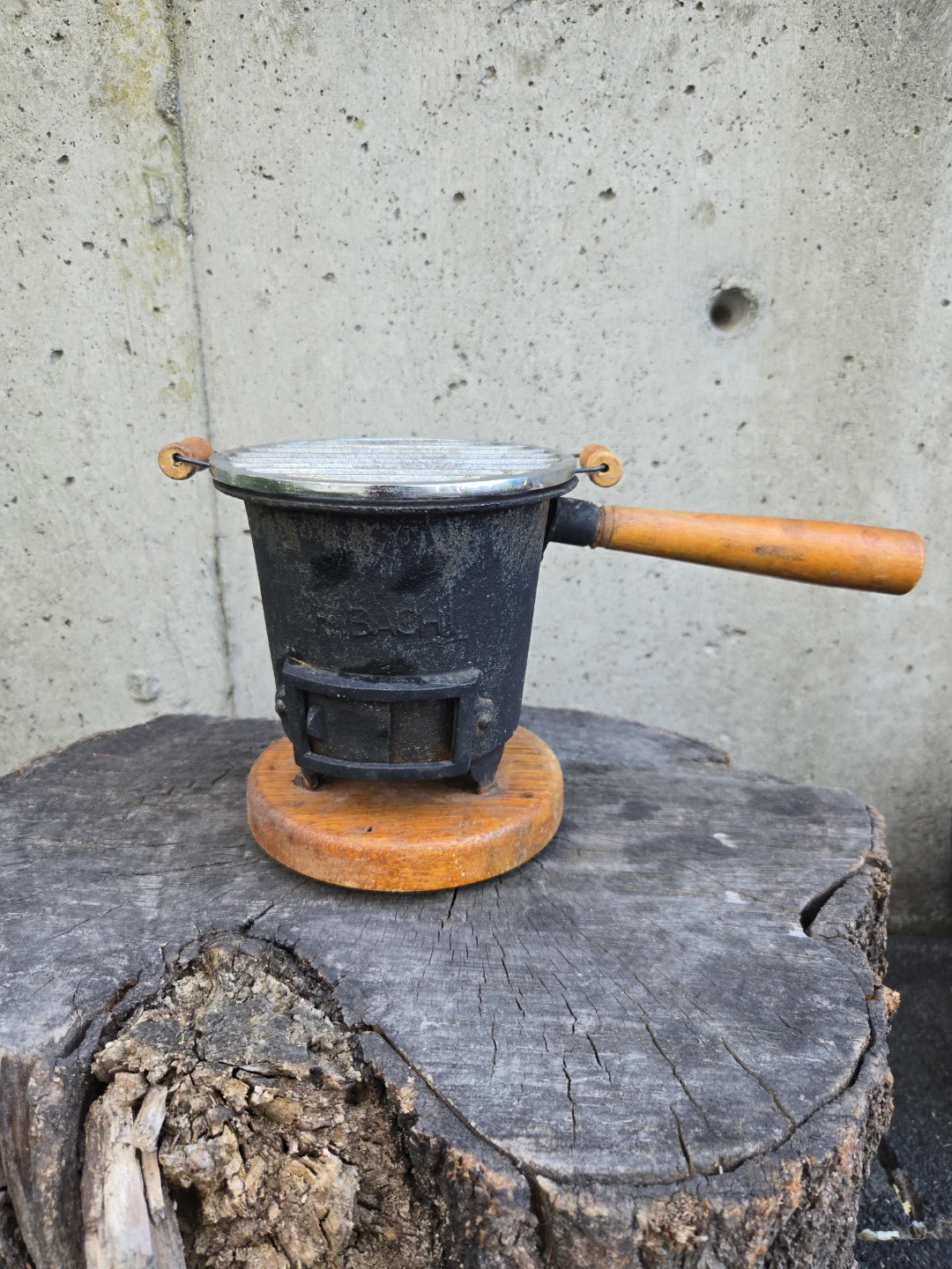 Vintage Hibachi Charcoal Grill Portable Small Cast Iron - photo 2