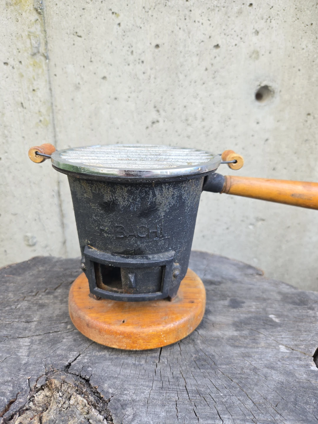 Vintage Hibachi Charcoal Grill Portable Small Cast Iron - photo 3