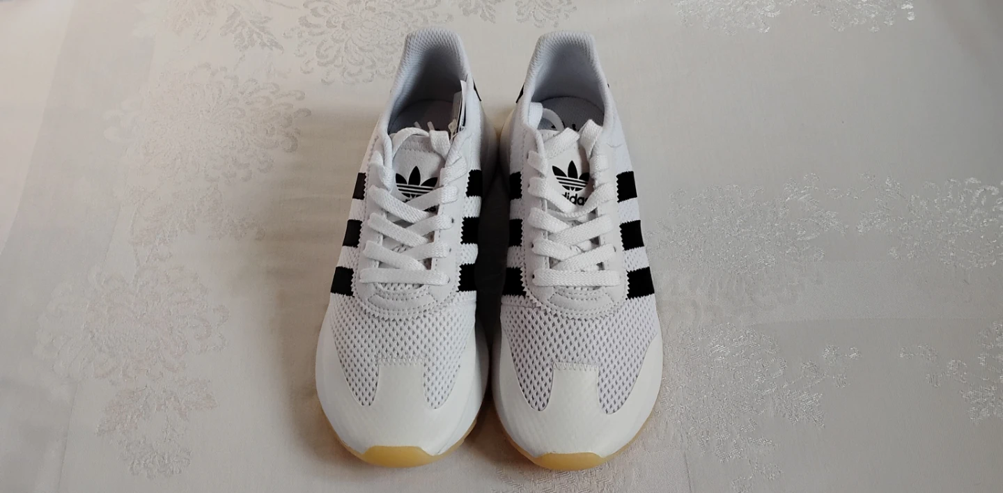 Ladies 70's Style Genuine Leather Sneakers