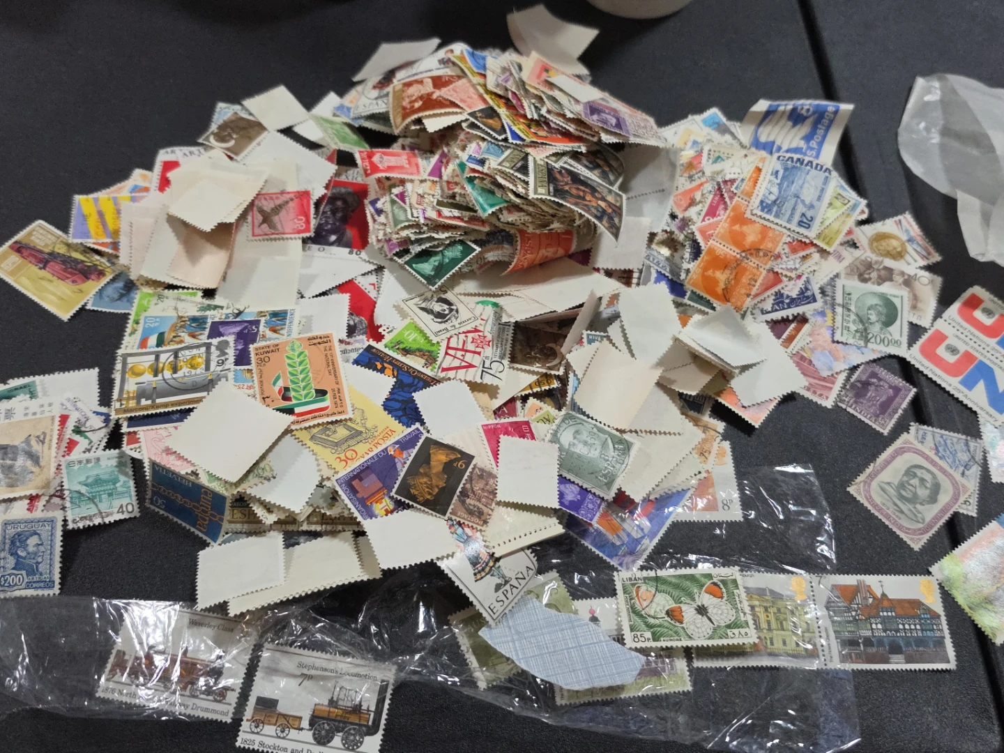 Assorted World Postage Stamps Collection - photo 2