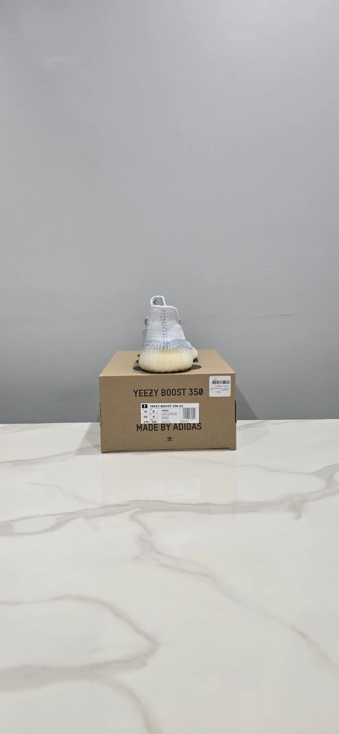 Adidas Yeezy 350 V2 Cloud White Non-Reflective size 9.5 - photo 2