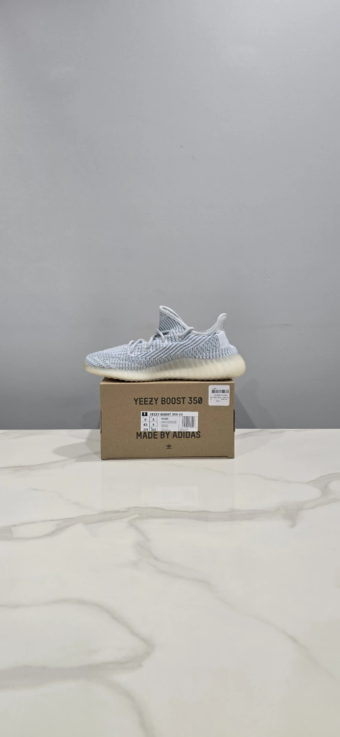 Adidas Yeezy 350 V2 Cloud White Non-Reflective size 9.5 - photo 3