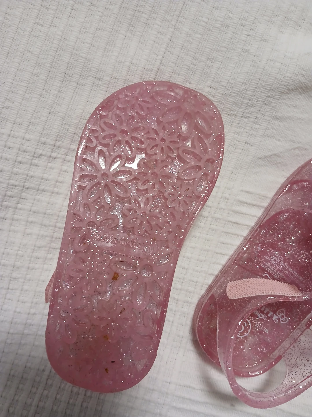 ⚽️Hello Kitty Jelly Sandals Toddler Size 6 - photo 3