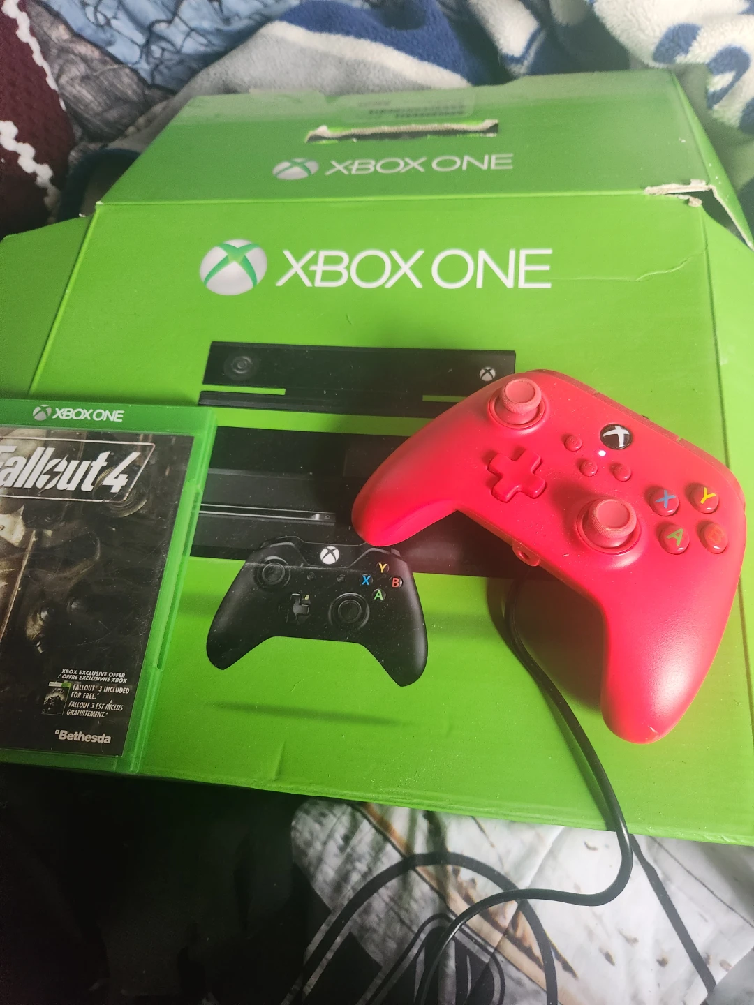 Xbox One Console with red Controller, kinect and Fallout 4