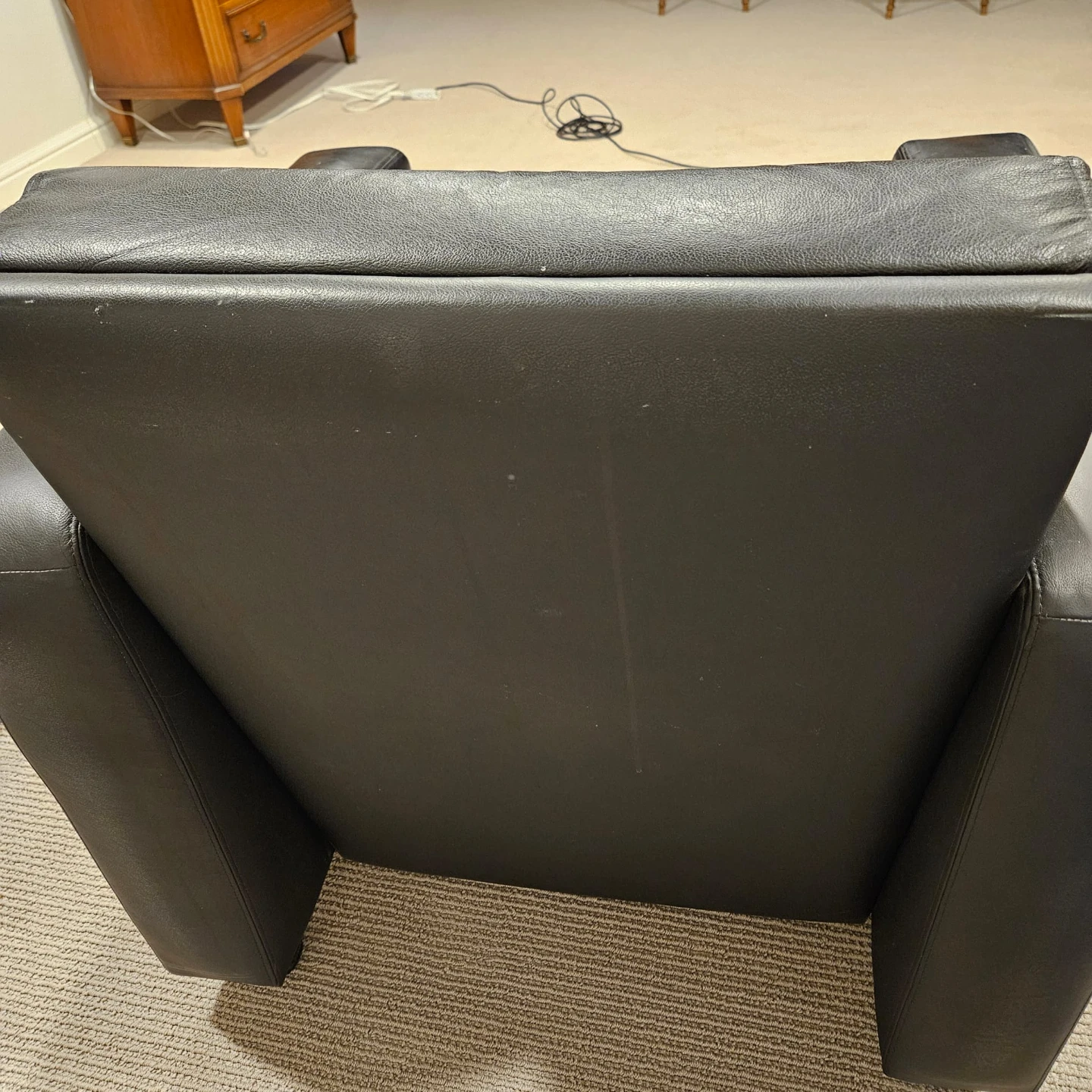 Black armchairs - photo 3