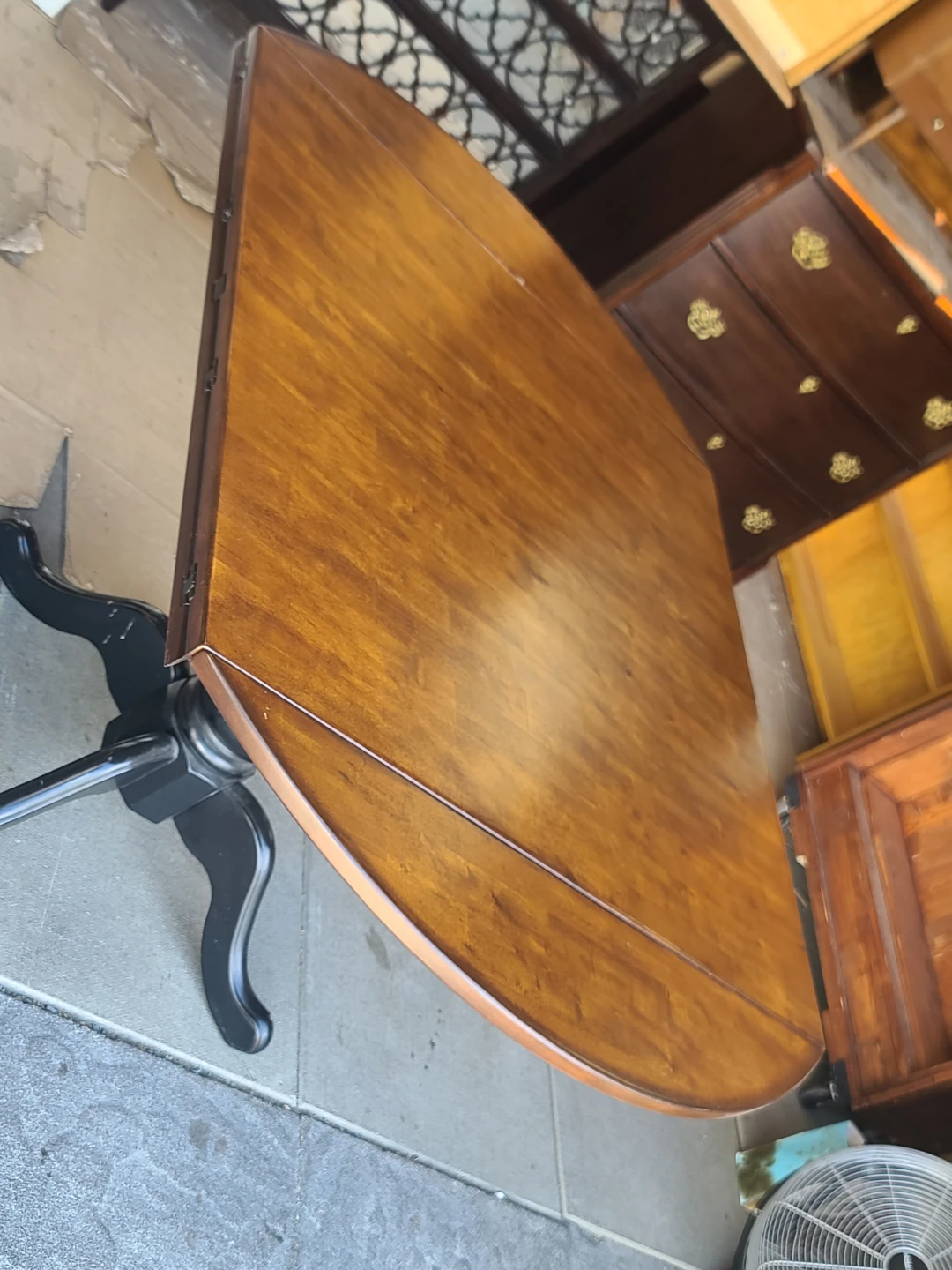 Drop-Leaf Pedestal Dining Table with 4 Chairs - photo 4