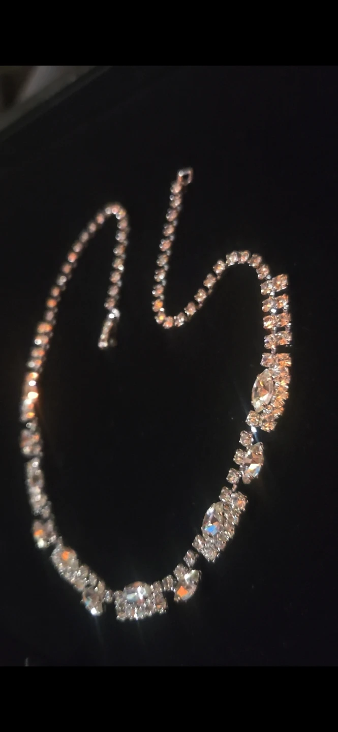 Absolutely gorgeous vintage rhinestone necklace