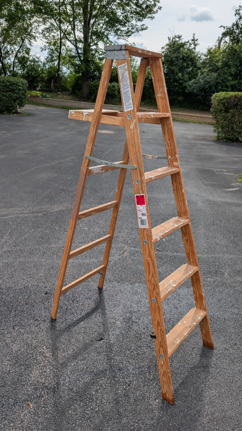 Wood Ladder 6 ft