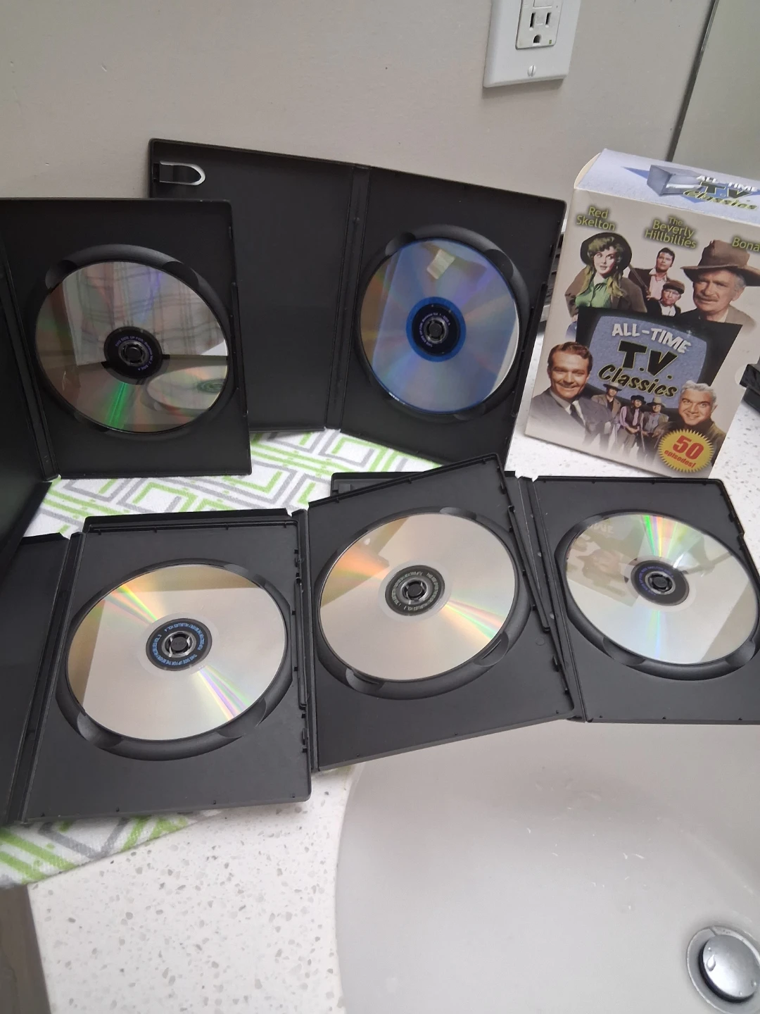 All-Time TV Classics DVD Box Set - 50 Episodes! - photo 3