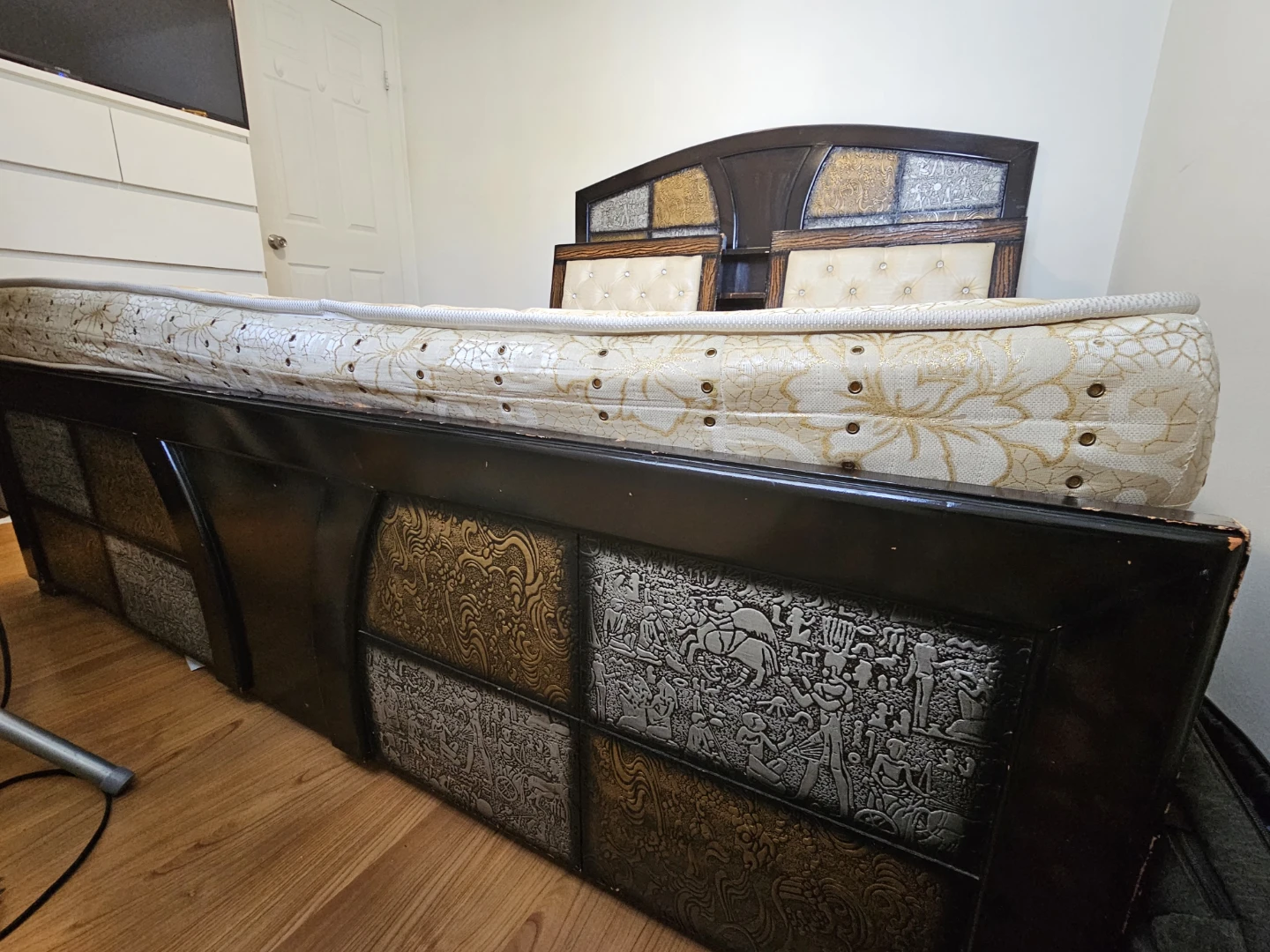 Indian king size Box bed with premium mattress & storage - photo 4