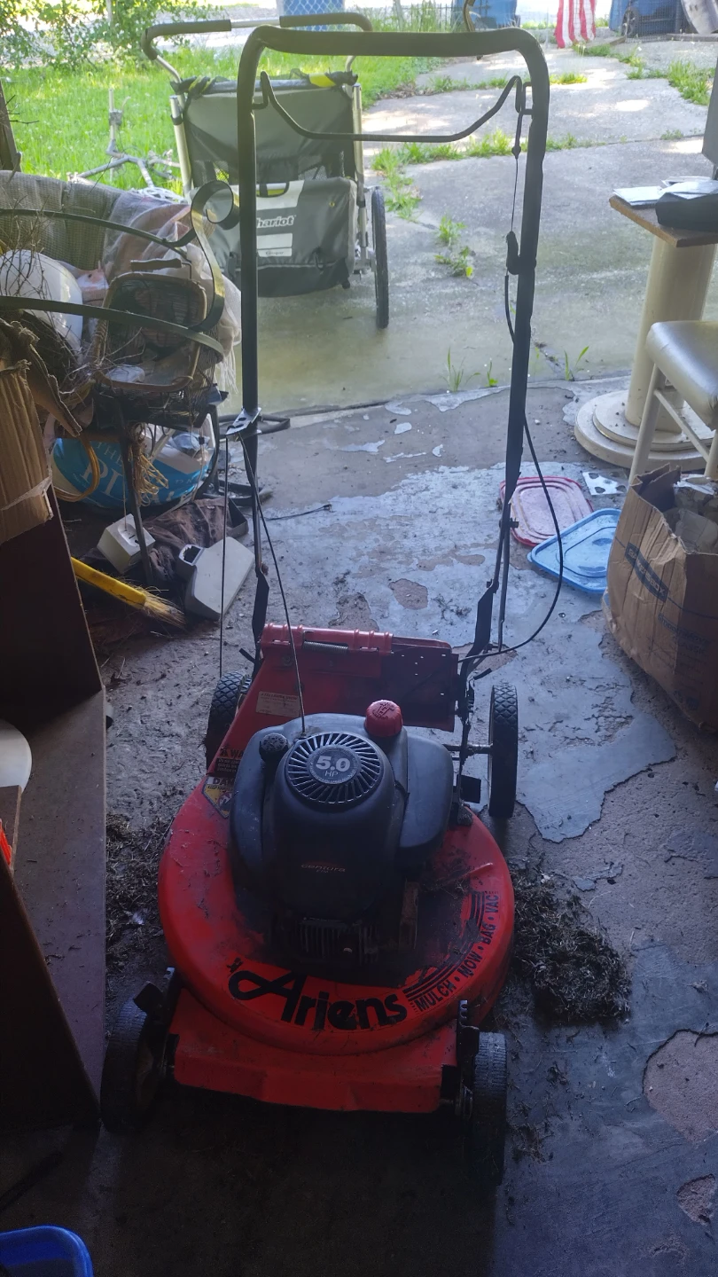 Ariens 5.0 HP Lawn Mower was Working, As is, For parts or repair - photo 3