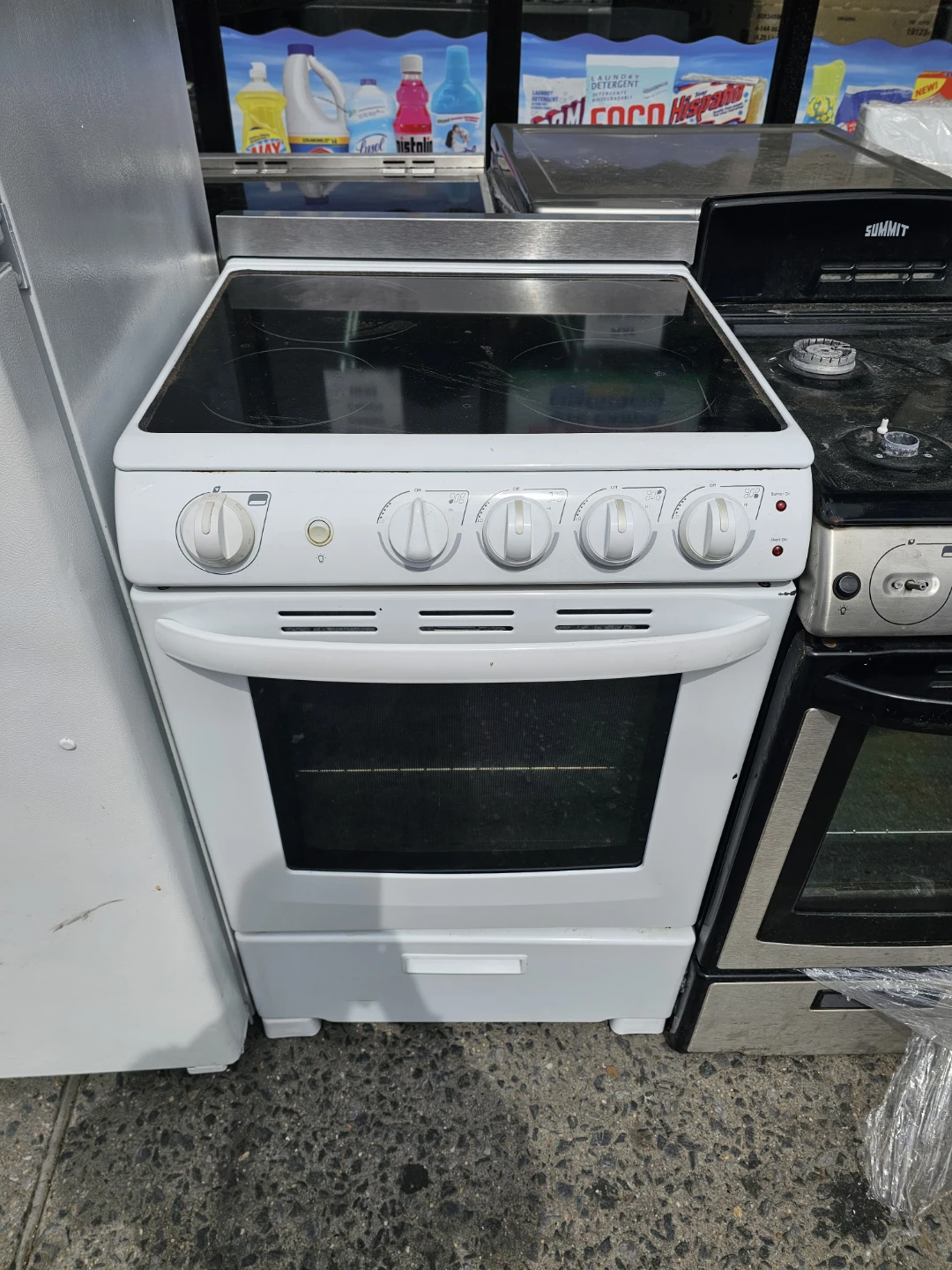 Summit 24in white Electric stove
