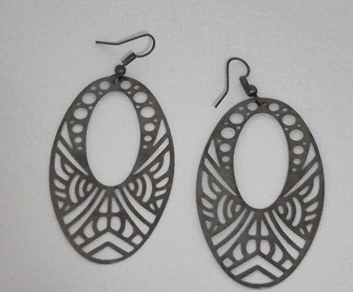 VINTAGE Oval Dangle Earrings