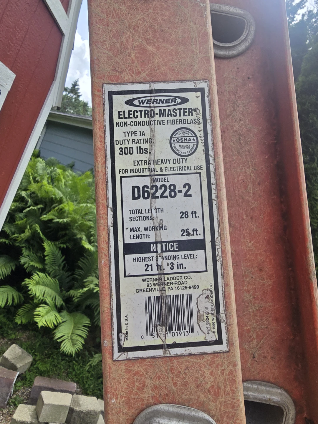 Werner Electro-Master D6228-2 Fiberglass Ladder