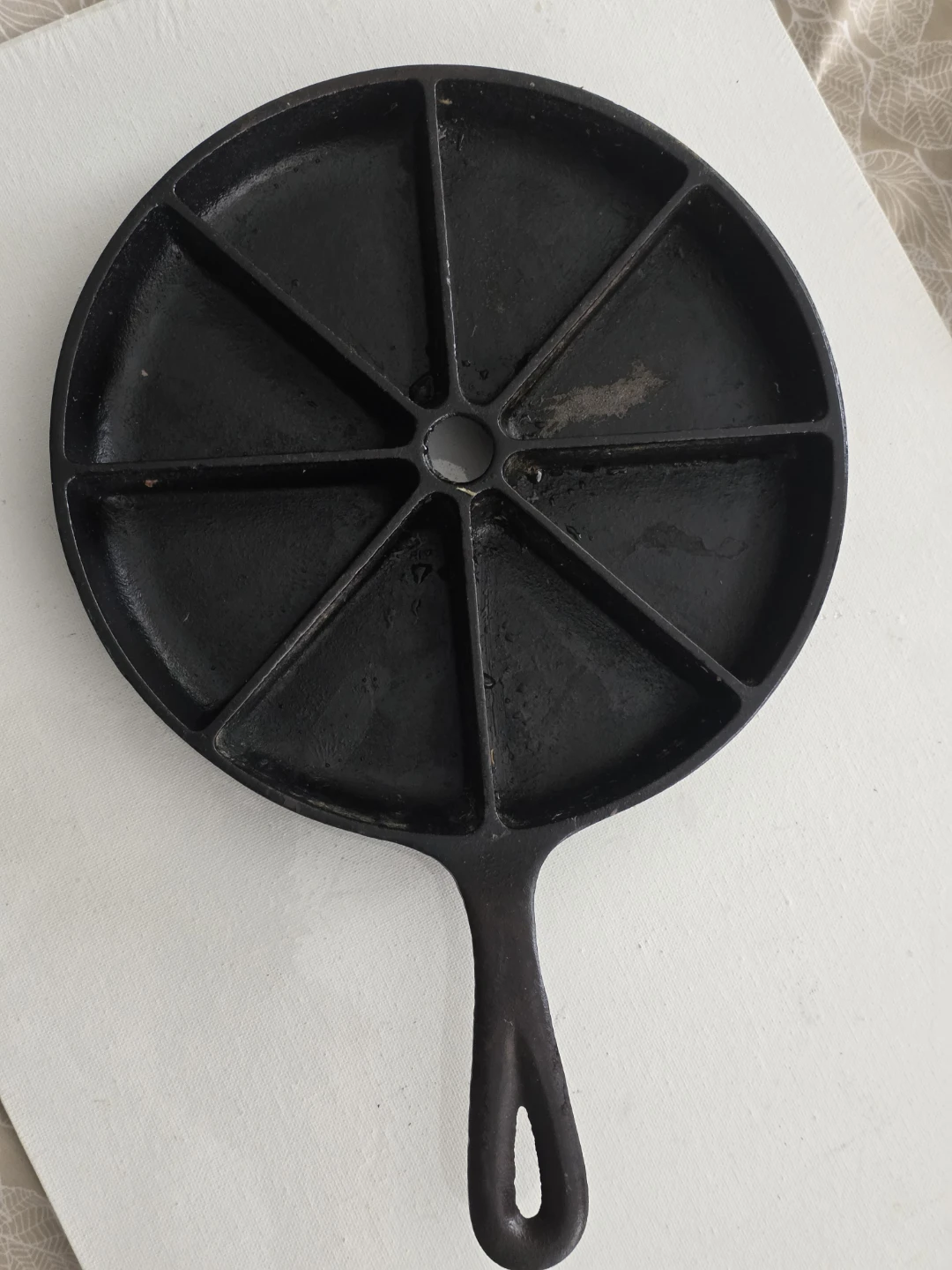 Cast iron cornbread skillet Lodge
