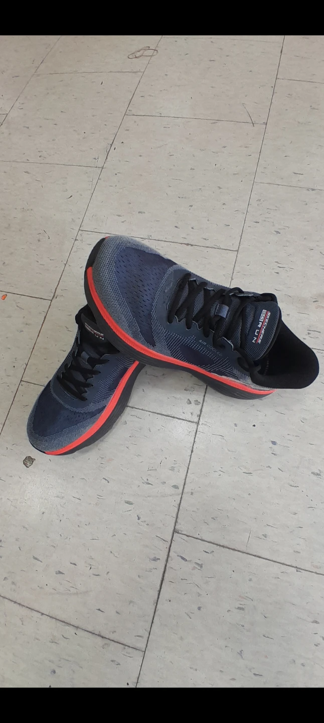 Skechers GO RUN Max Cushion Running Shoes - photo 4