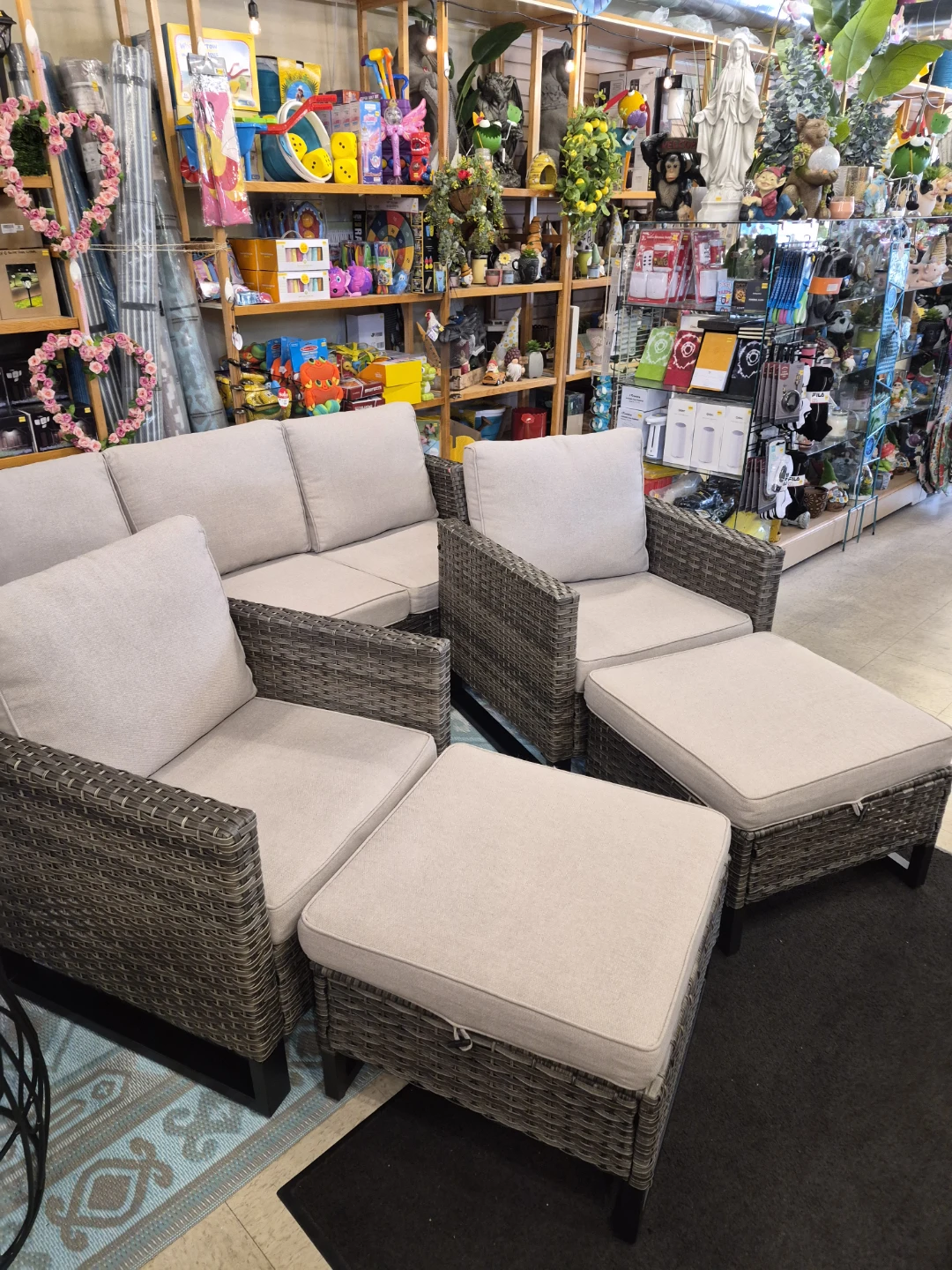 Wicker Outdoor Sofa Set with two arm chairs & Ottomans - photo 3