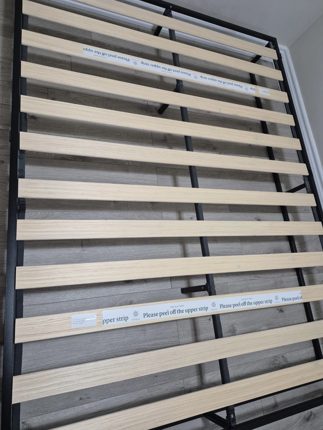 Zinus Bed Frame with Wooden Slats - photo 4