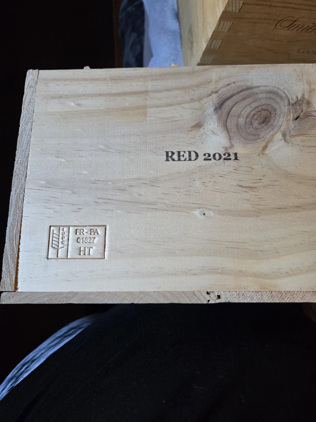 Château de Beaucastel Wooden Wine Crate RED 2021 - photo 3
