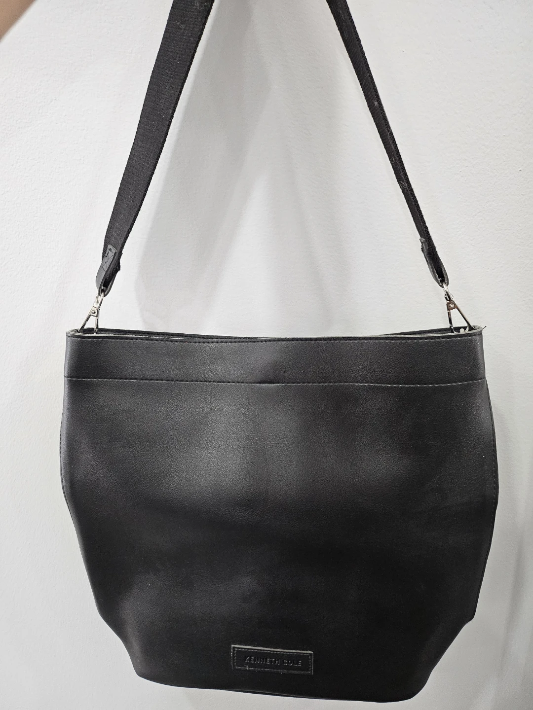 Kenneth Cole Black Leather Shoulder Bag - photo 4