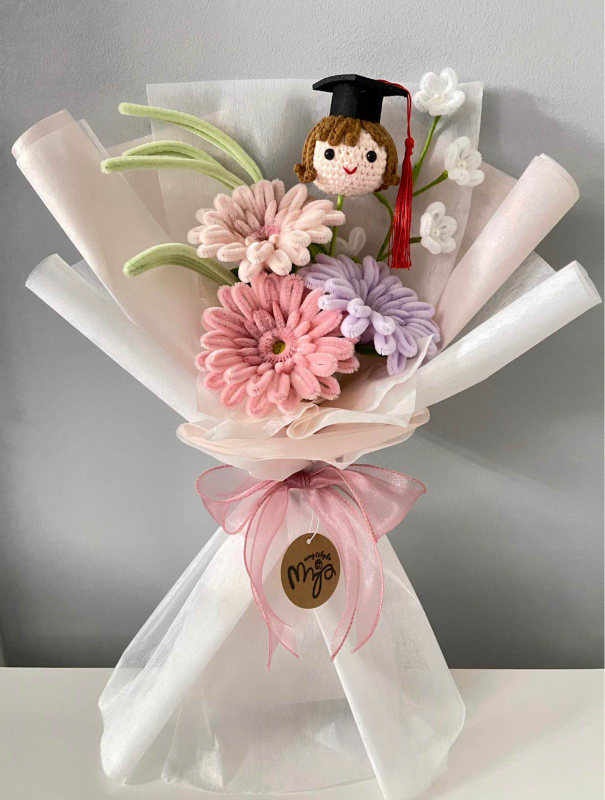 Handmade Graduation Crochet Bouquet - photo 2