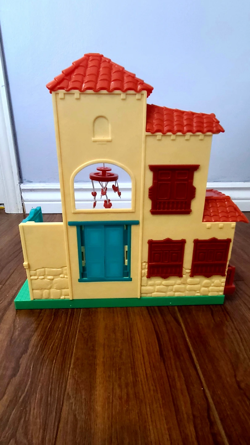 Mirabel's Room Dollhouse (Disney Encanto) - photo 2