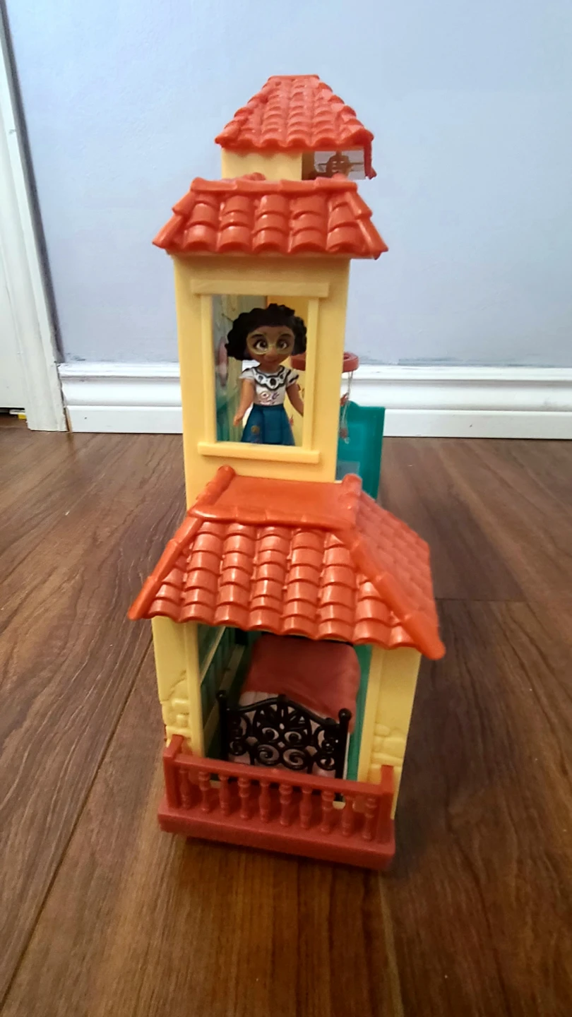 Mirabel's Room Dollhouse (Disney Encanto) - photo 3