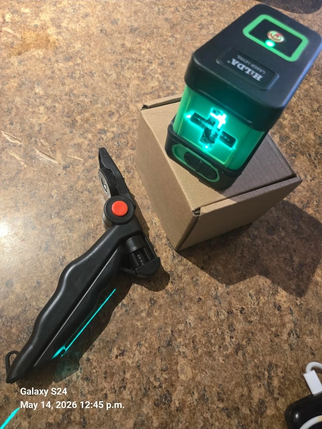 Hilda Laser Level with Mini Tripod