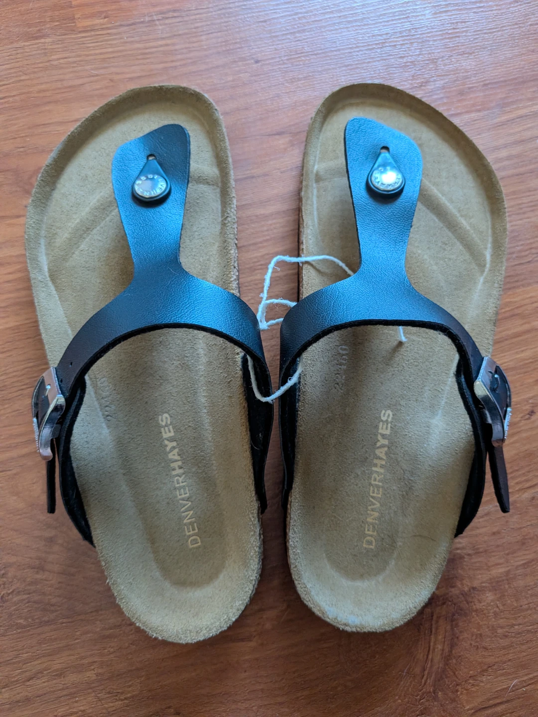 Denver Hayes Black Thong Sandals ⚽