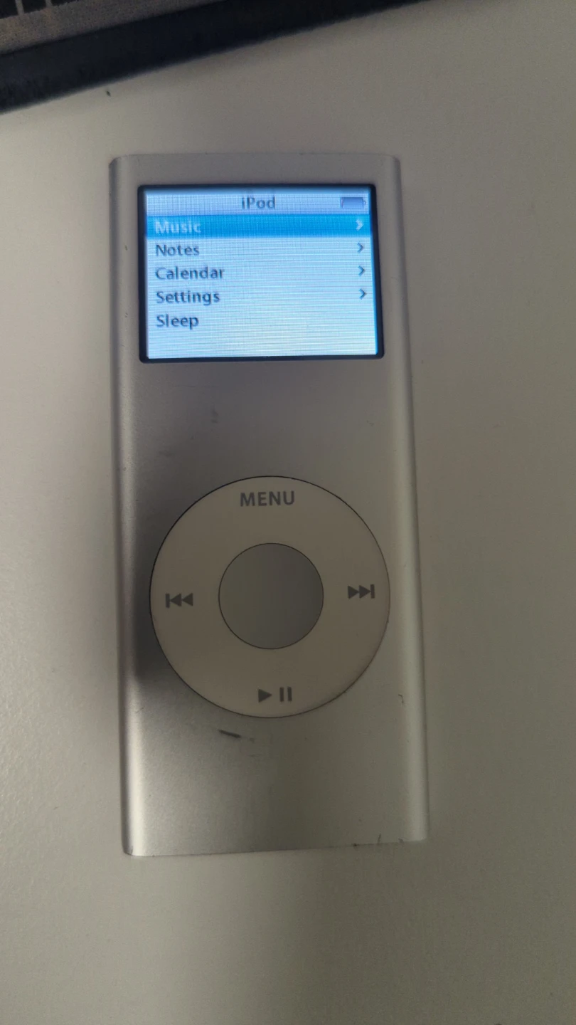 iPod Nano (2nd Generation, 2gb silver)