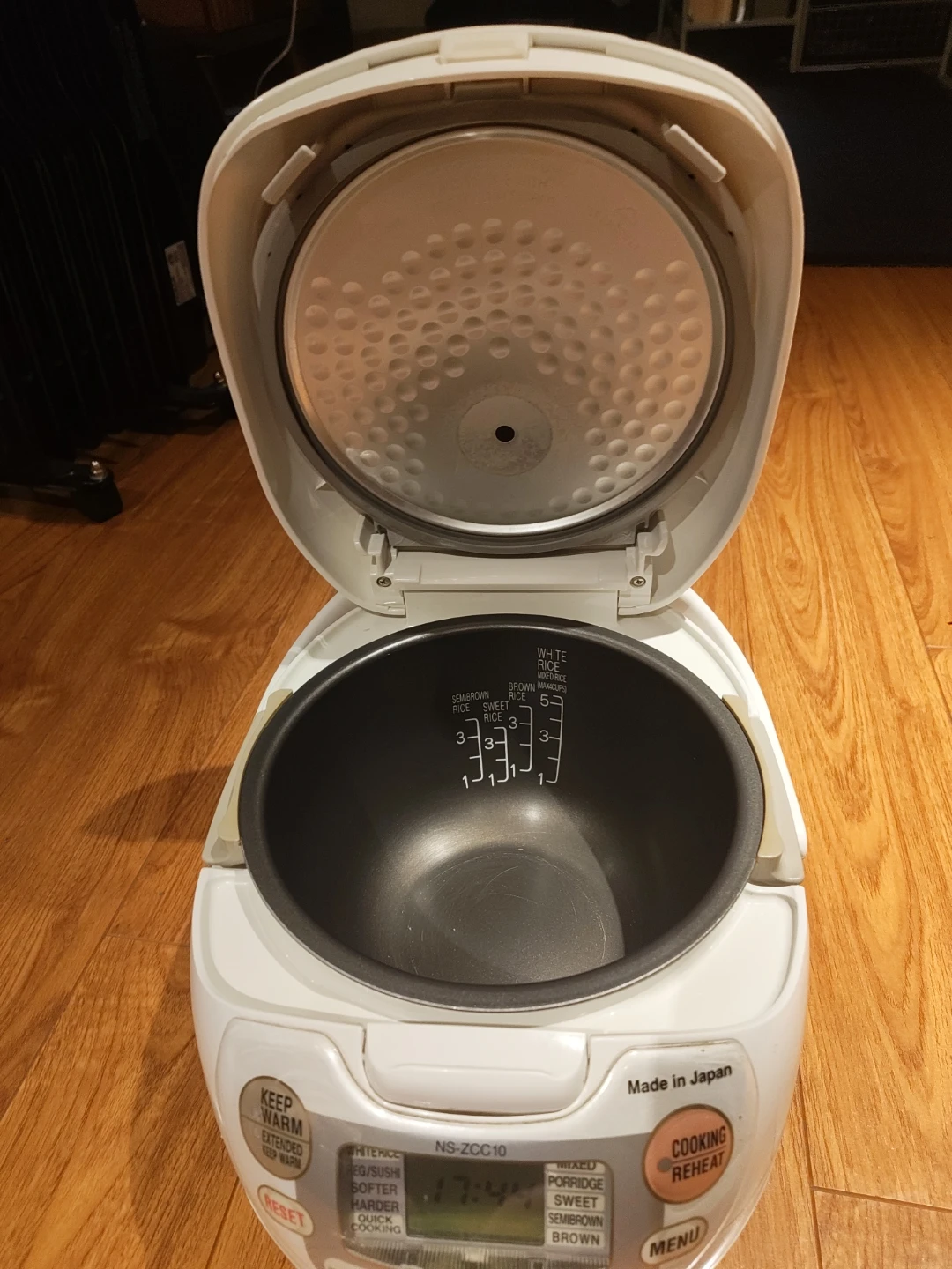 Zojirushi Neuro Fuzzy NS-ZCC10 Rice Cooker - photo 2
