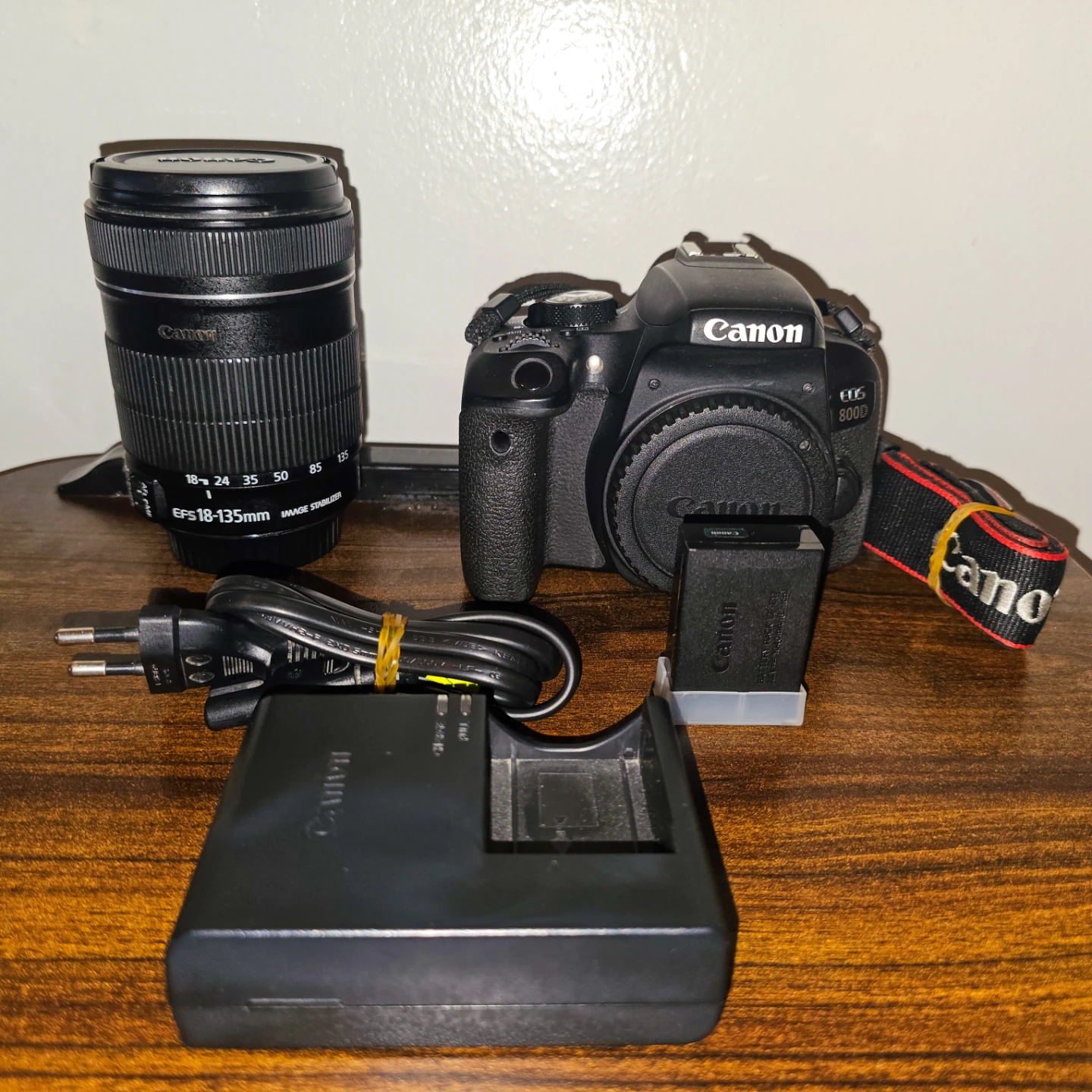 Canon EOS Rebel 800D / T7i DSLR Camera with 18-135mm Lens - photo 2