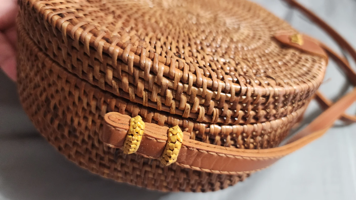 Round Woven Straw Bag with Leather Strap - photo 2
