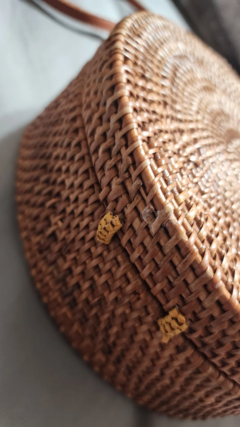 Round Woven Straw Bag with Leather Strap - photo 3