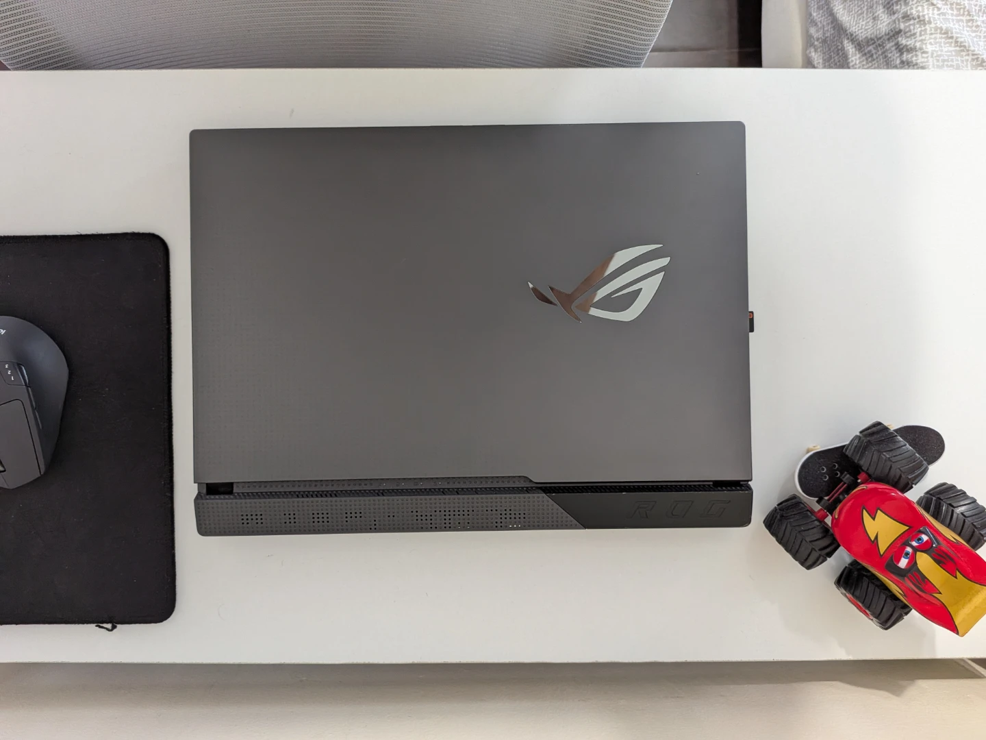 ASUS ROG Strix G15 Gaming Laptop - photo 2