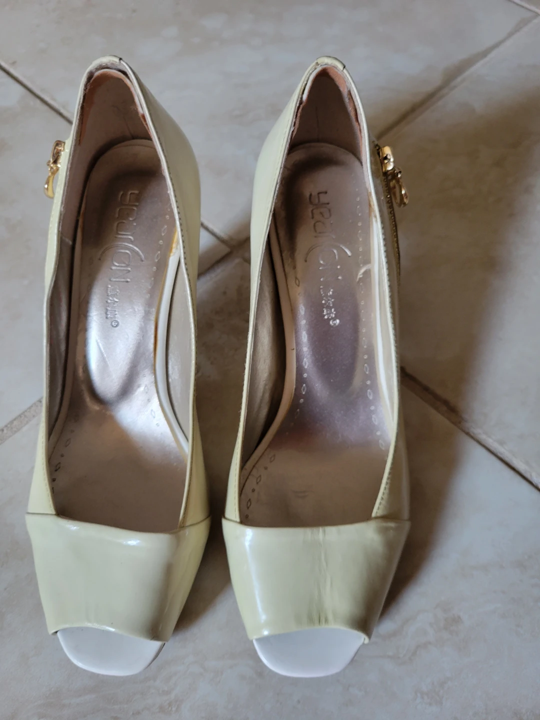 ⚽ Cream Peep-Toe Heels with Gold Zipper Accent