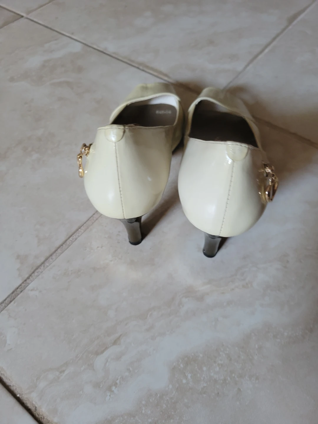 ⚽ Cream Peep-Toe Heels with Gold Zipper Accent - photo 4