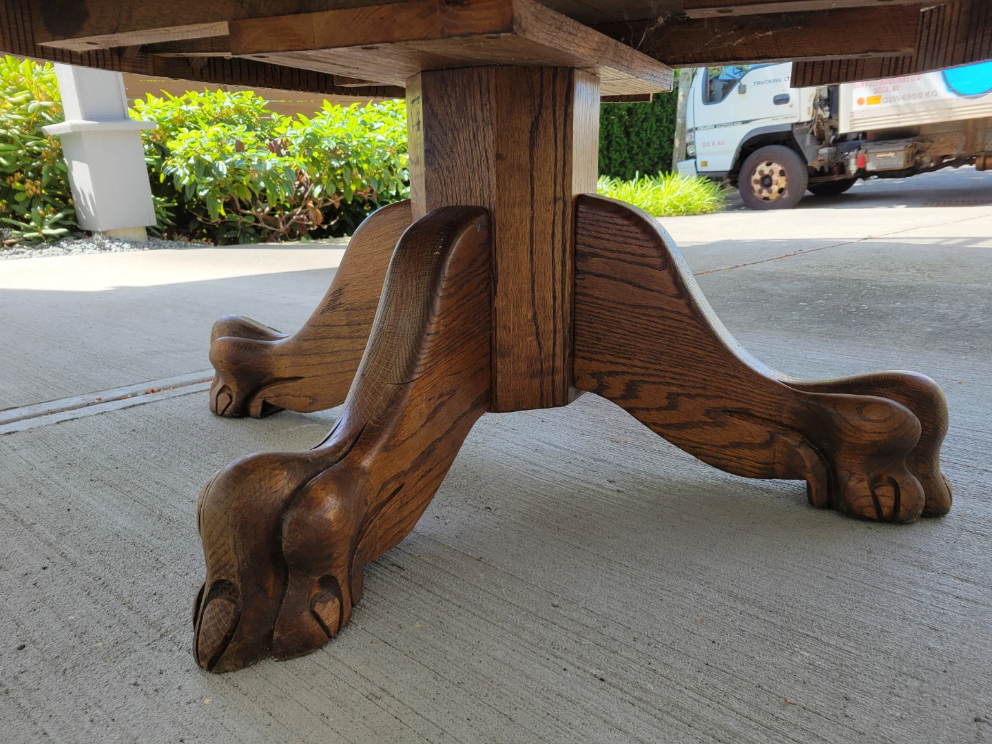 Very Vintage Oak Coffee Table with Claw Feet. - photo 4