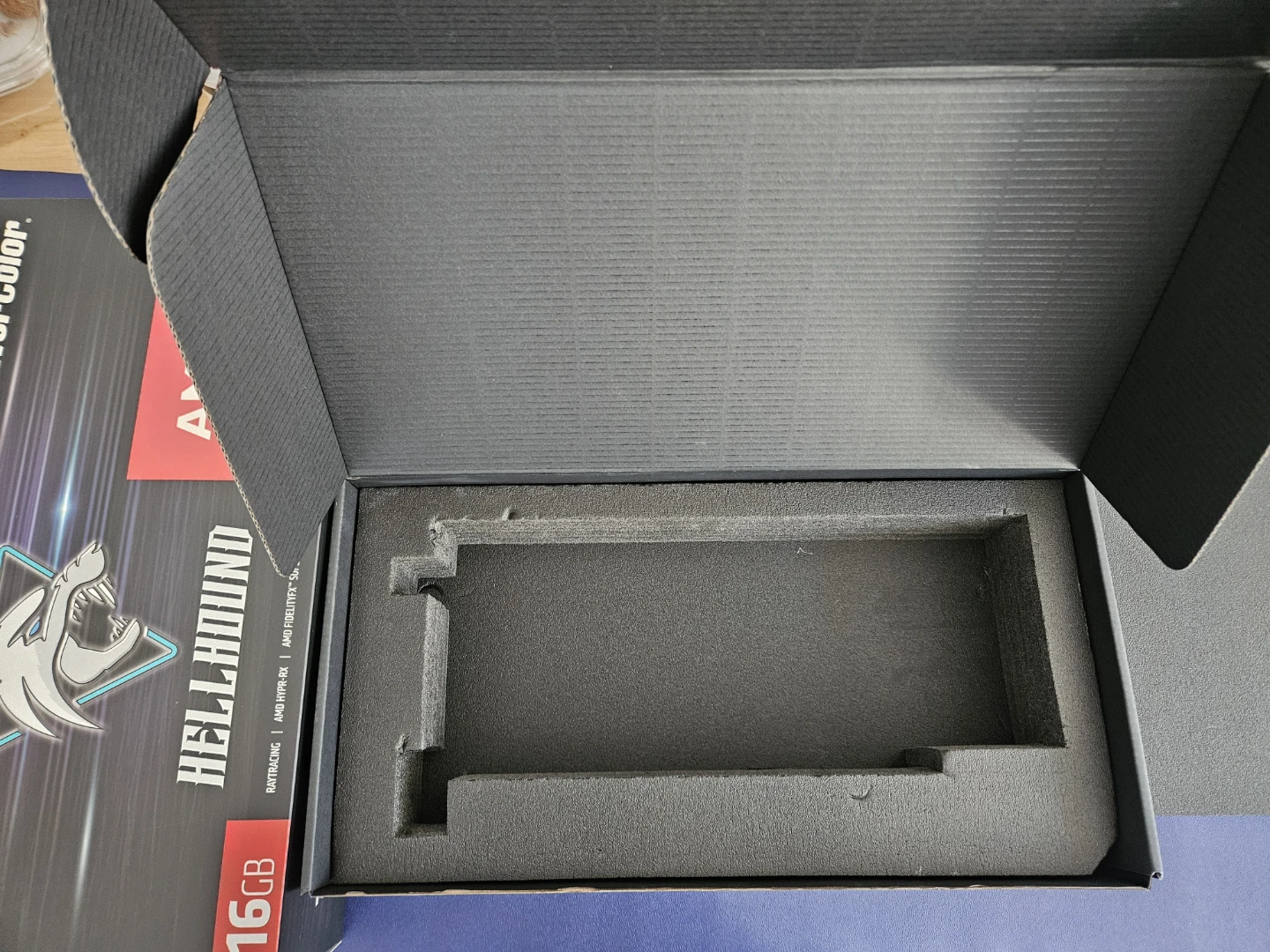 PowerColor Hellhound AMD Radeon RX 7800 XT 16GB Graphics Card - photo 3