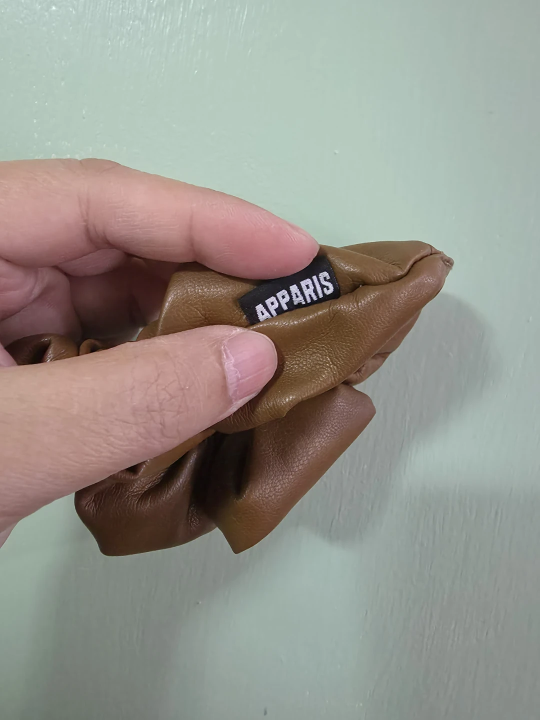 APPARIS Brown Faux Leather Scrunchie ⚽️ - photo 2